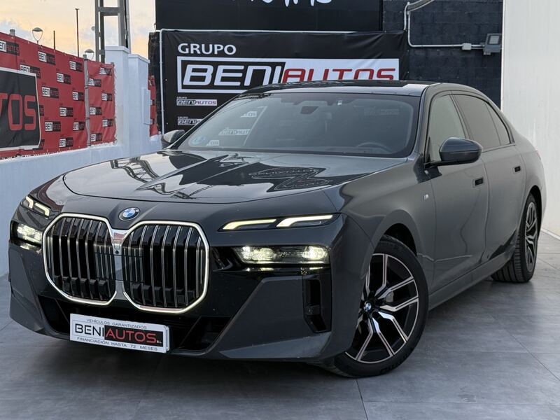 BMW BMW 740 XDRIVE · foto 1